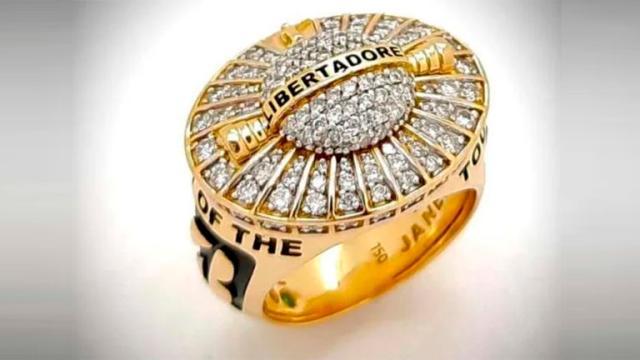 登录入口-131颗钻石 30克黄金 解放者杯首次奖最佳球员戒指